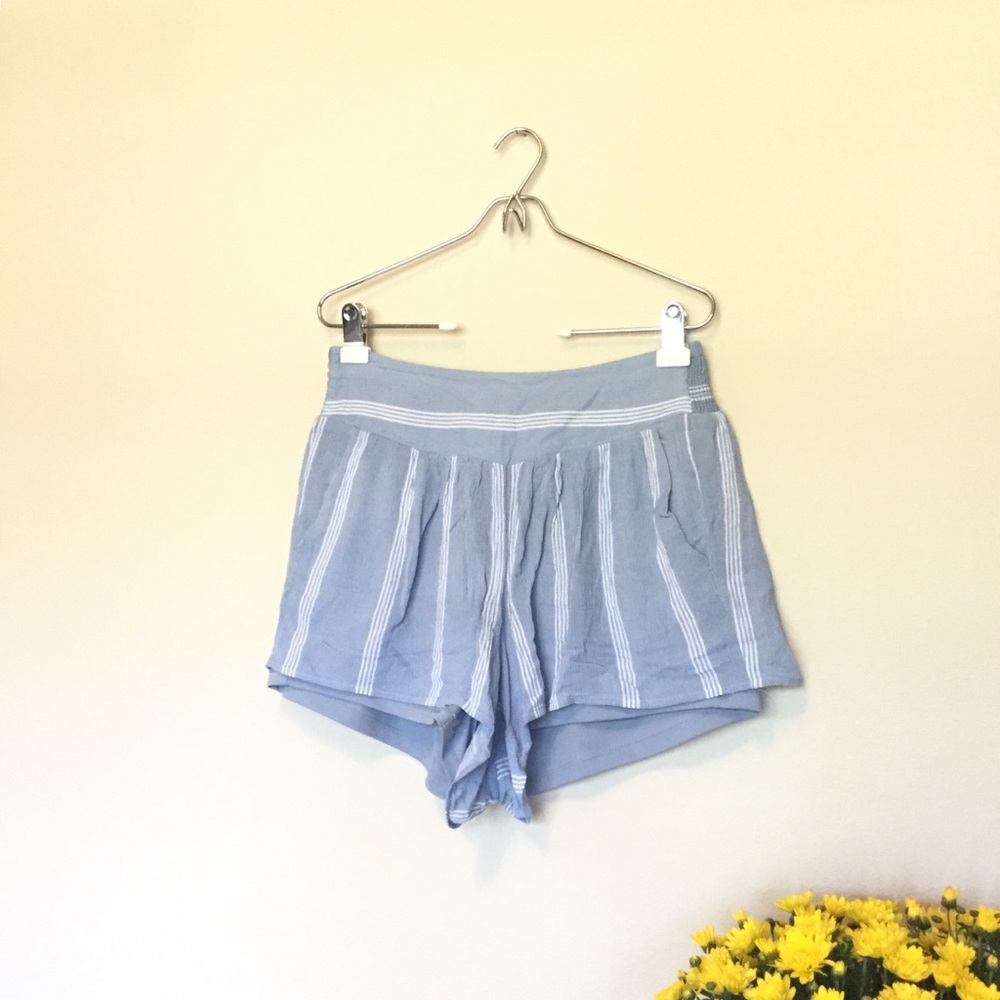 Torrid BLUE & WHITE STRIPED FLOWY SHORT